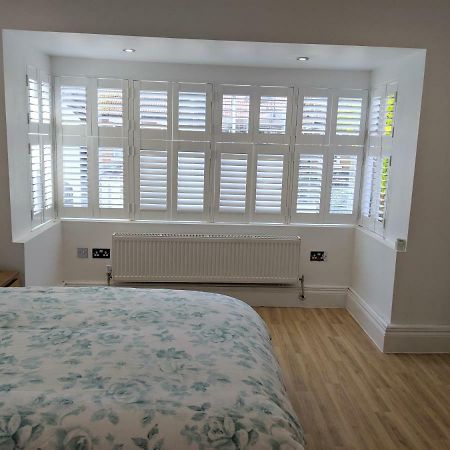 Spacious 2-Bed Apartment In Central Kingston Near Richmond Park Kingston upon Thames  Eksteriør bilde