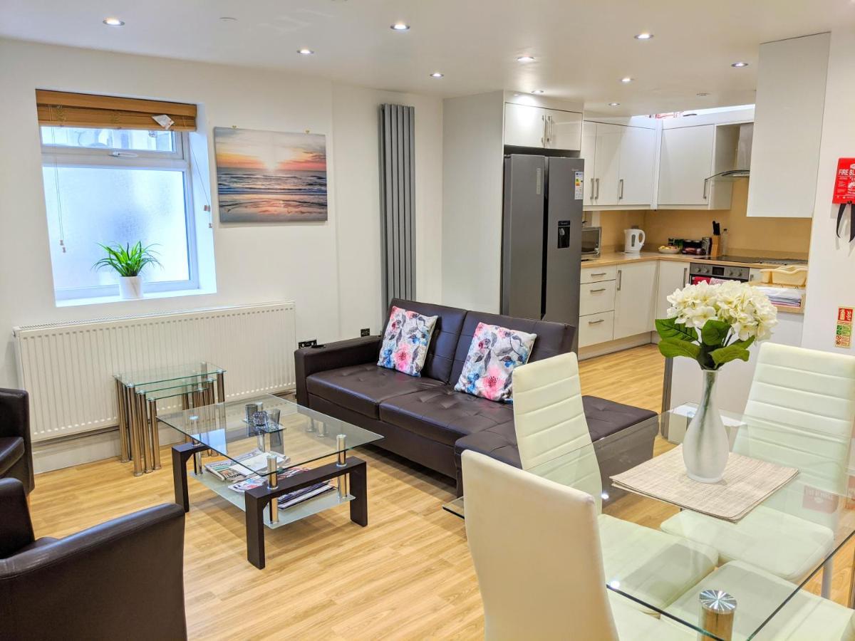 Spacious 2-Bed Apartment In Central Kingston Near Richmond Park Kingston upon Thames  Eksteriør bilde